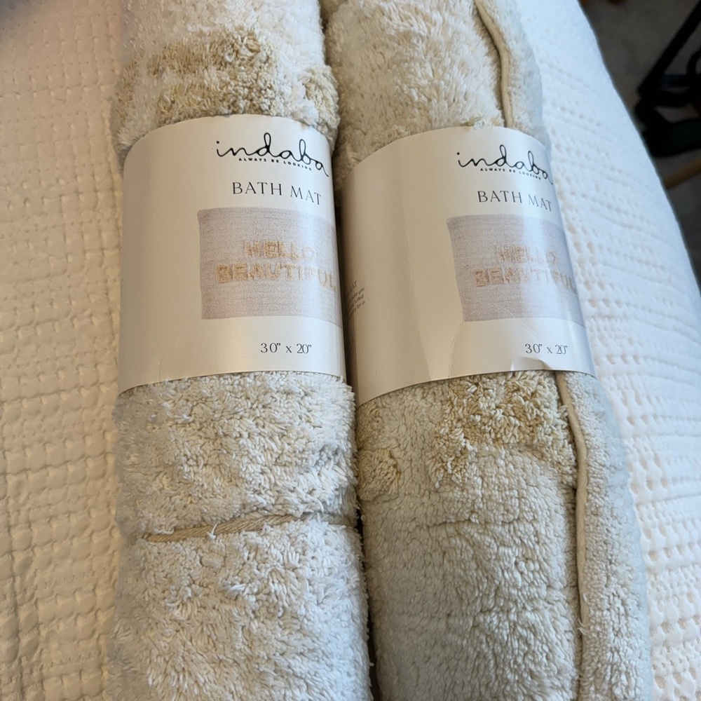 Hello Beautiful Textured Bath Mat - Picture 2 of 2